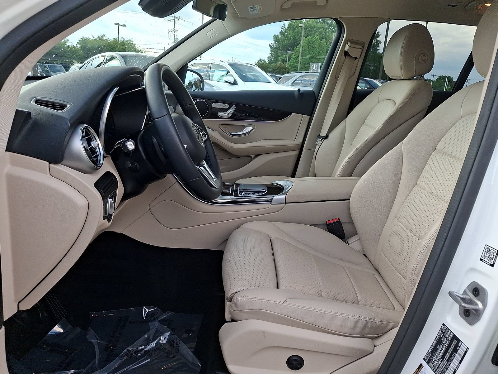 Used 2022 Mercedes-Benz GLC 300 4MATIC image 13