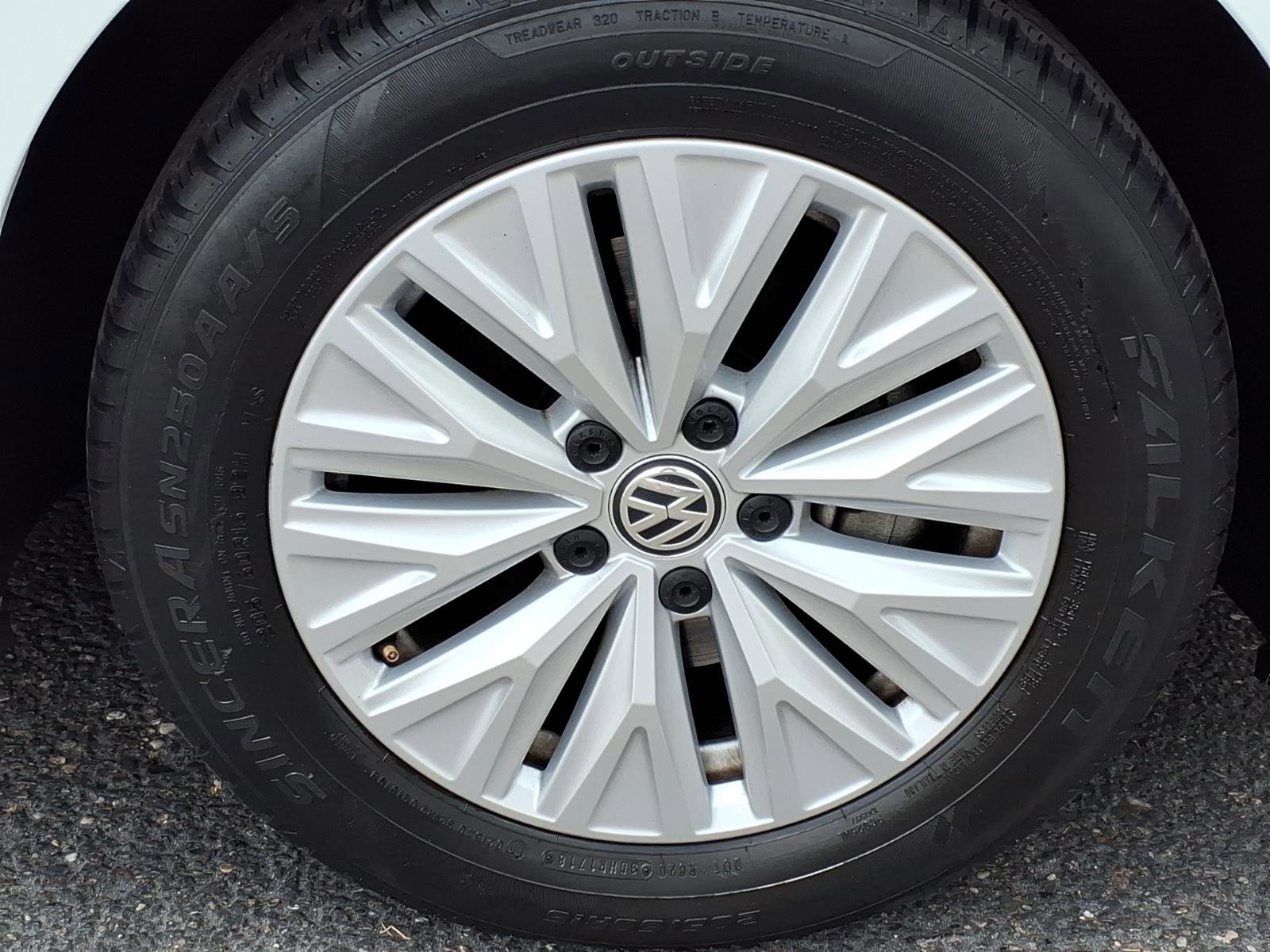 Used 2019 Volkswagen Jetta S image 9