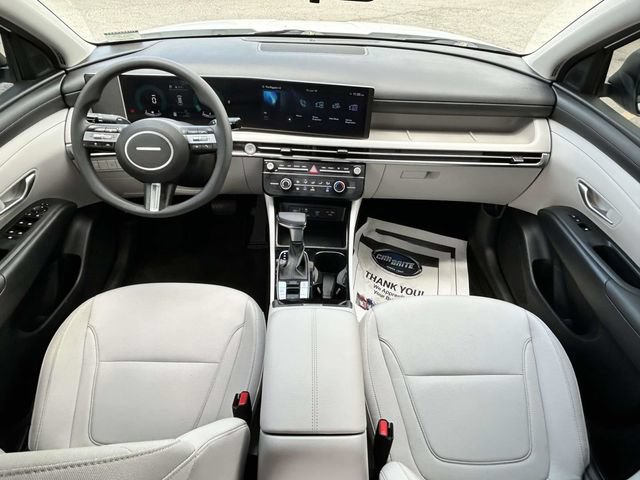 Certified 2025 Hyundai Tucson SE FWD image 9