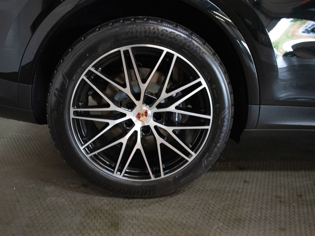 New 2026 Porsche Cayenne AWD/4WD image 24