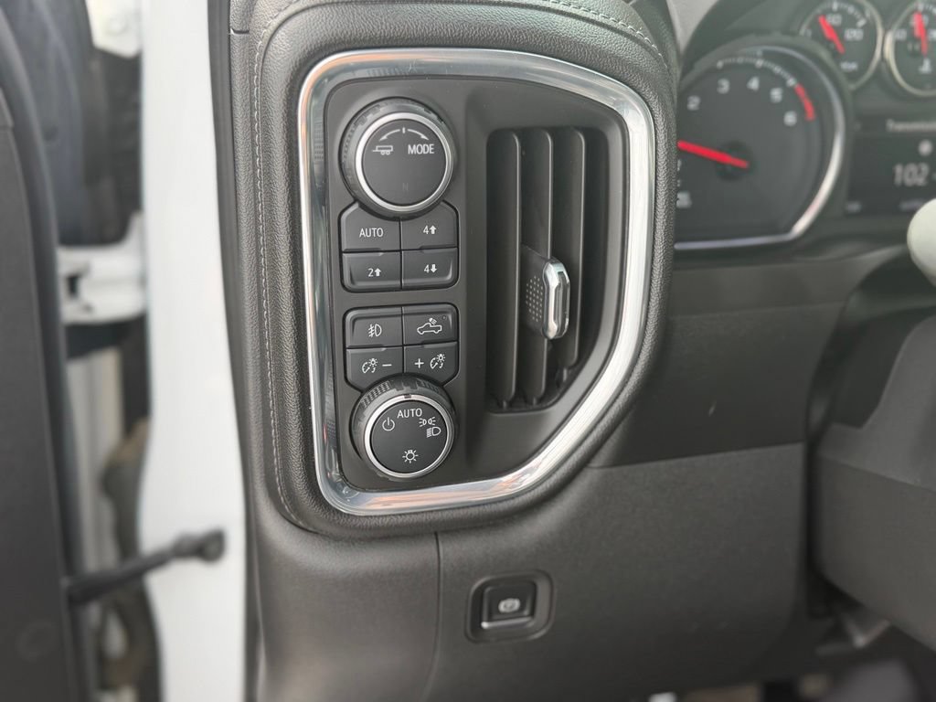 Used 2021 Chevrolet Silverado 1500 RST w/ Convenience Package II AWD/4WD image 28