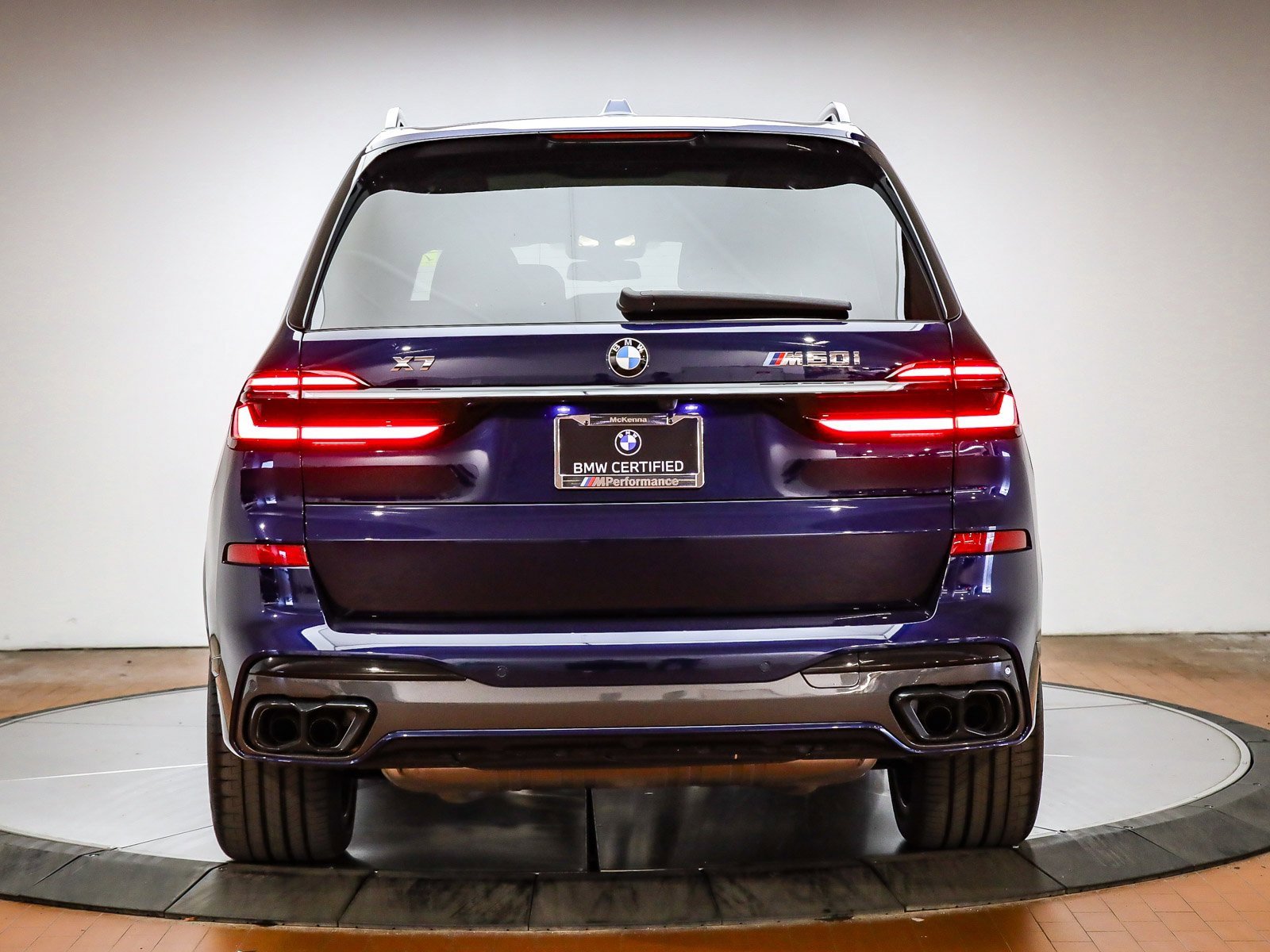 Certified 2025 BMW X7 M60i image 8