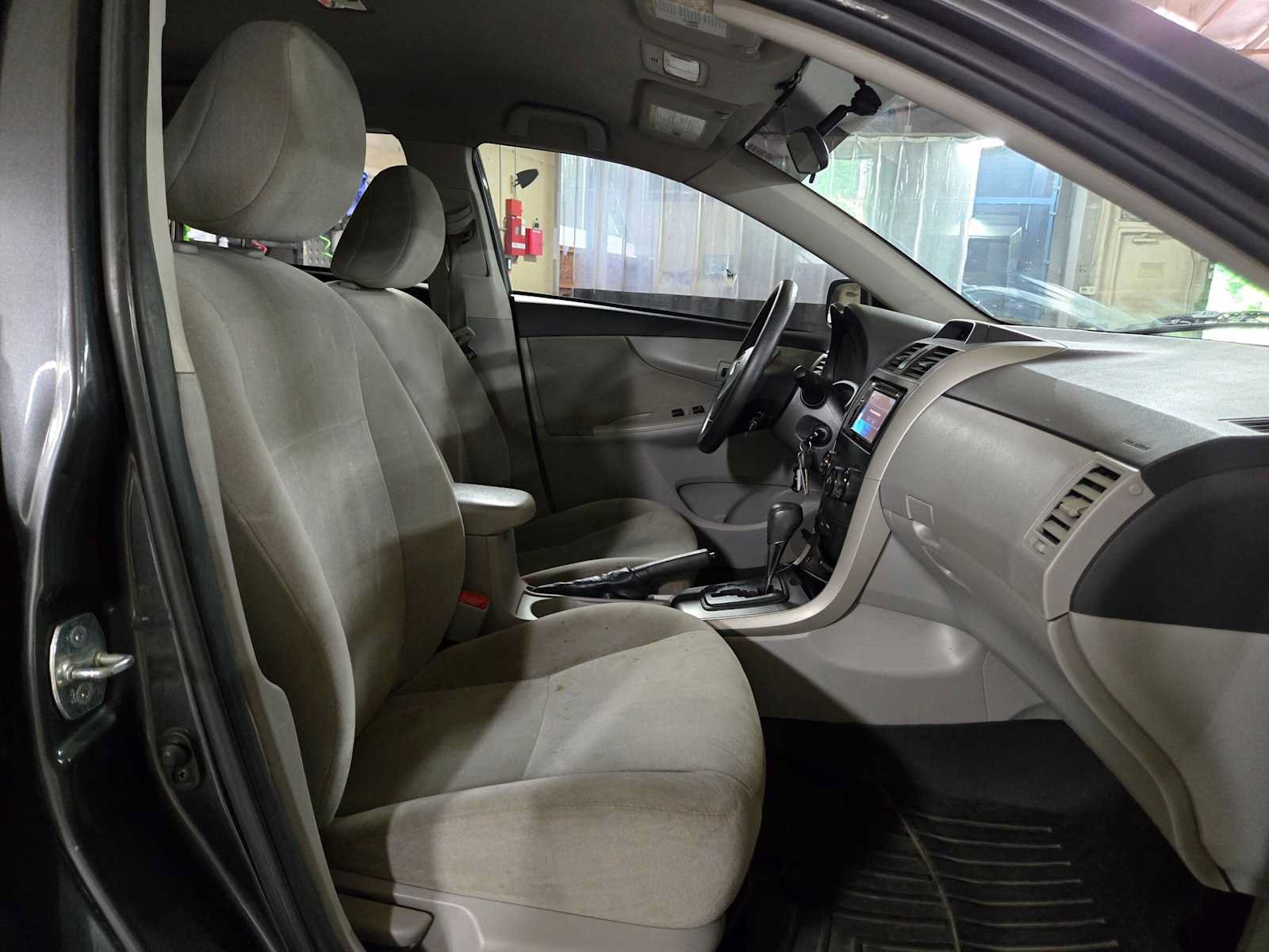 Used 2013 Toyota Corolla L FWD image 11