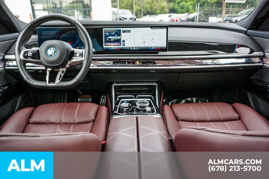 Used 2025 BMW i7 eDrive50 w/ M Sport Package image 27