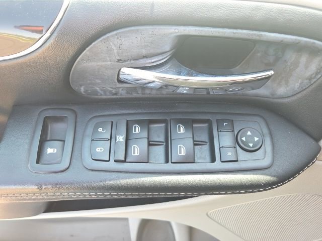 Used 2016 Dodge Grand Caravan SE image 22