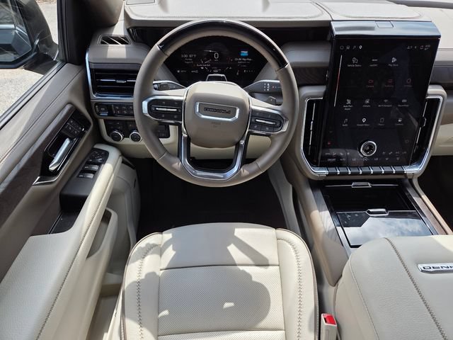 New 2026 GMC Yukon Denali w/ Denali Reserve Package AWD/4WD image 3