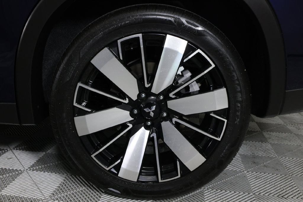 Used 2025 Mitsubishi Outlander SE FWD image 42