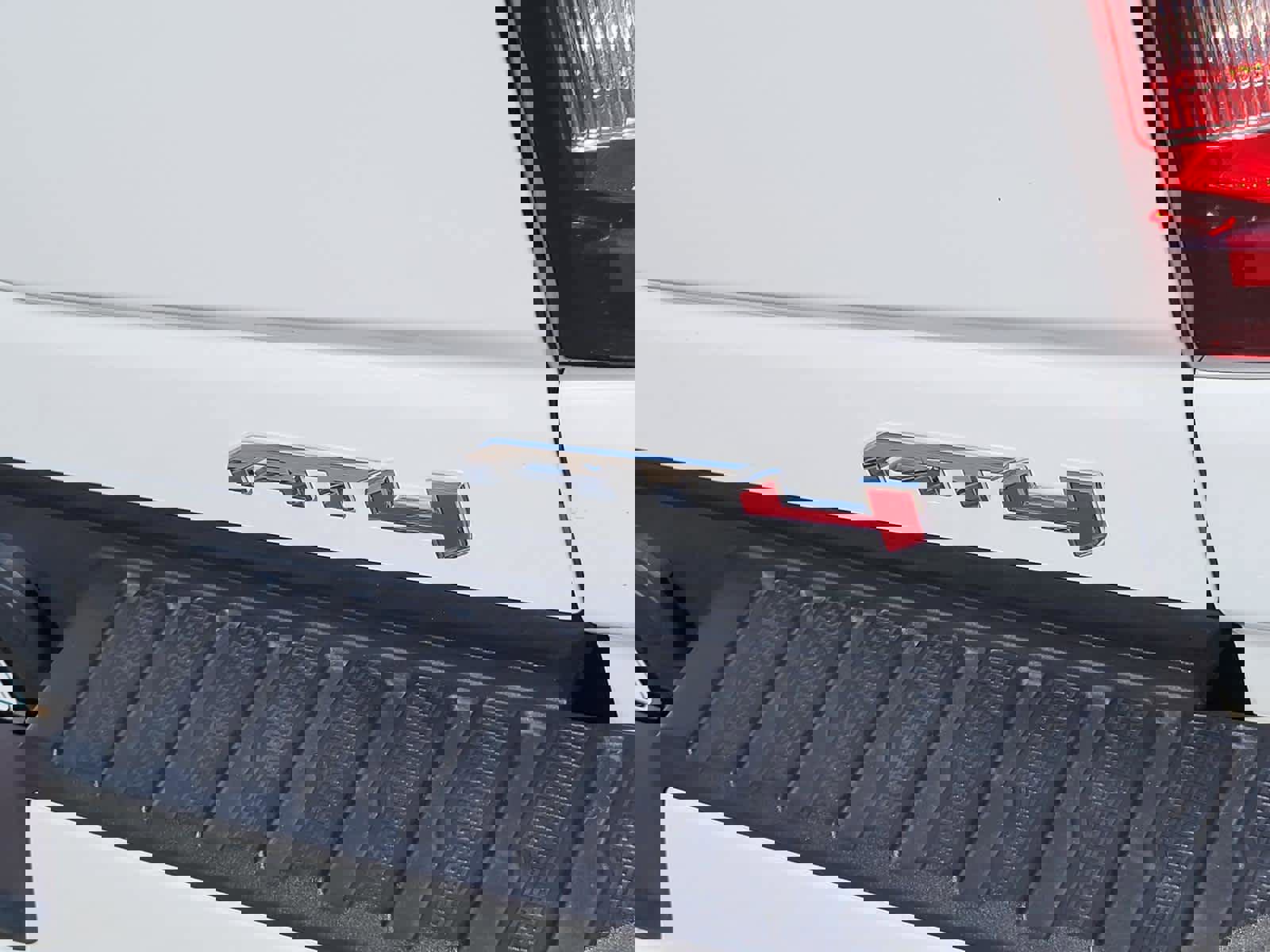 Certified 2022 GMC Sierra 2500 AT4 image 8