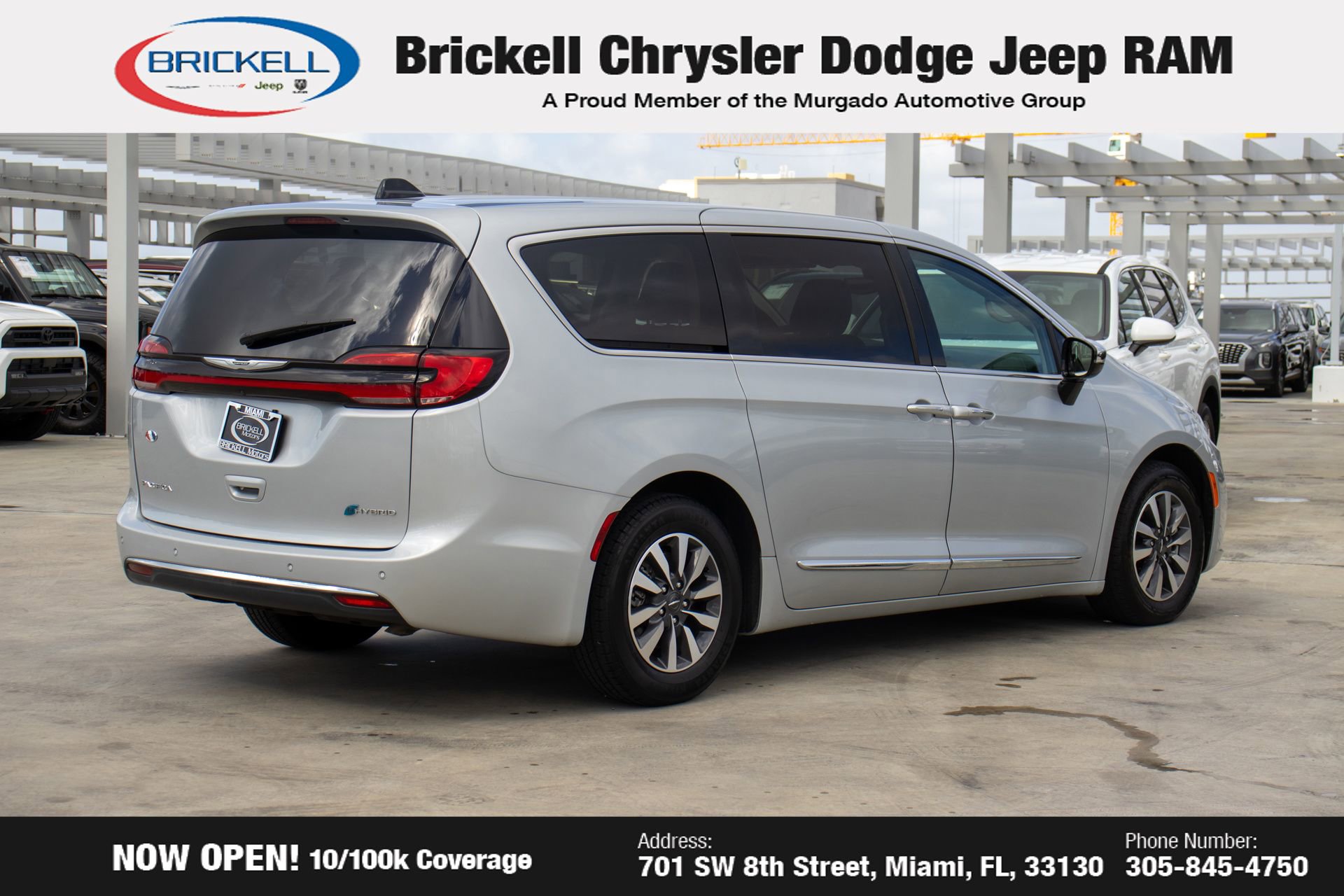 Used 2023 Chrysler Pacifica Limited image 5