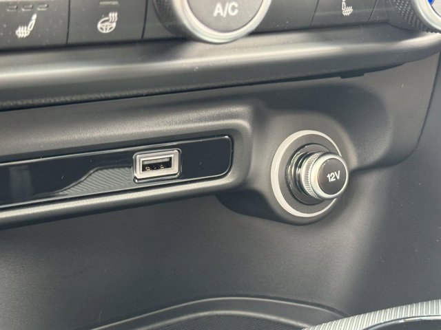 New 2025 Alfa Romeo Giulia AWD w/ Driving Assist Package image 22