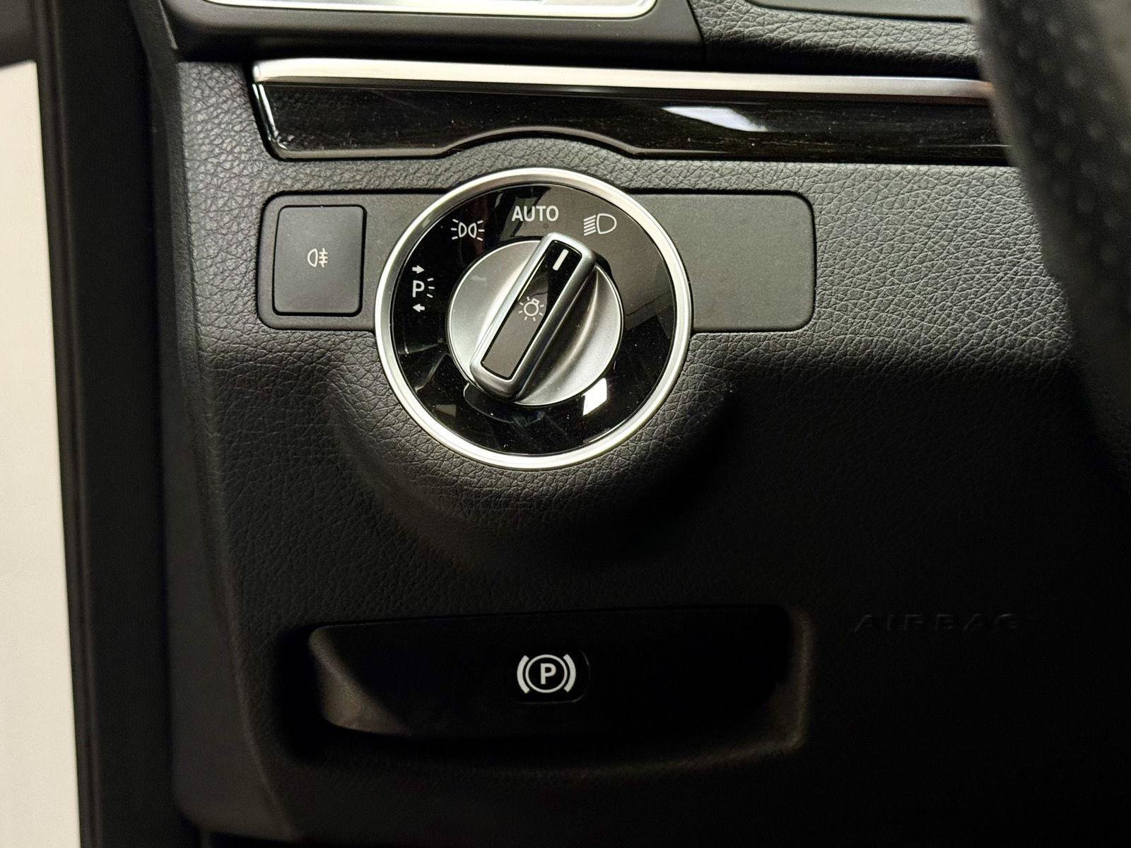 Used 2017 Mercedes-Benz E 400 Coupe w/ Premium 3 Package image 17