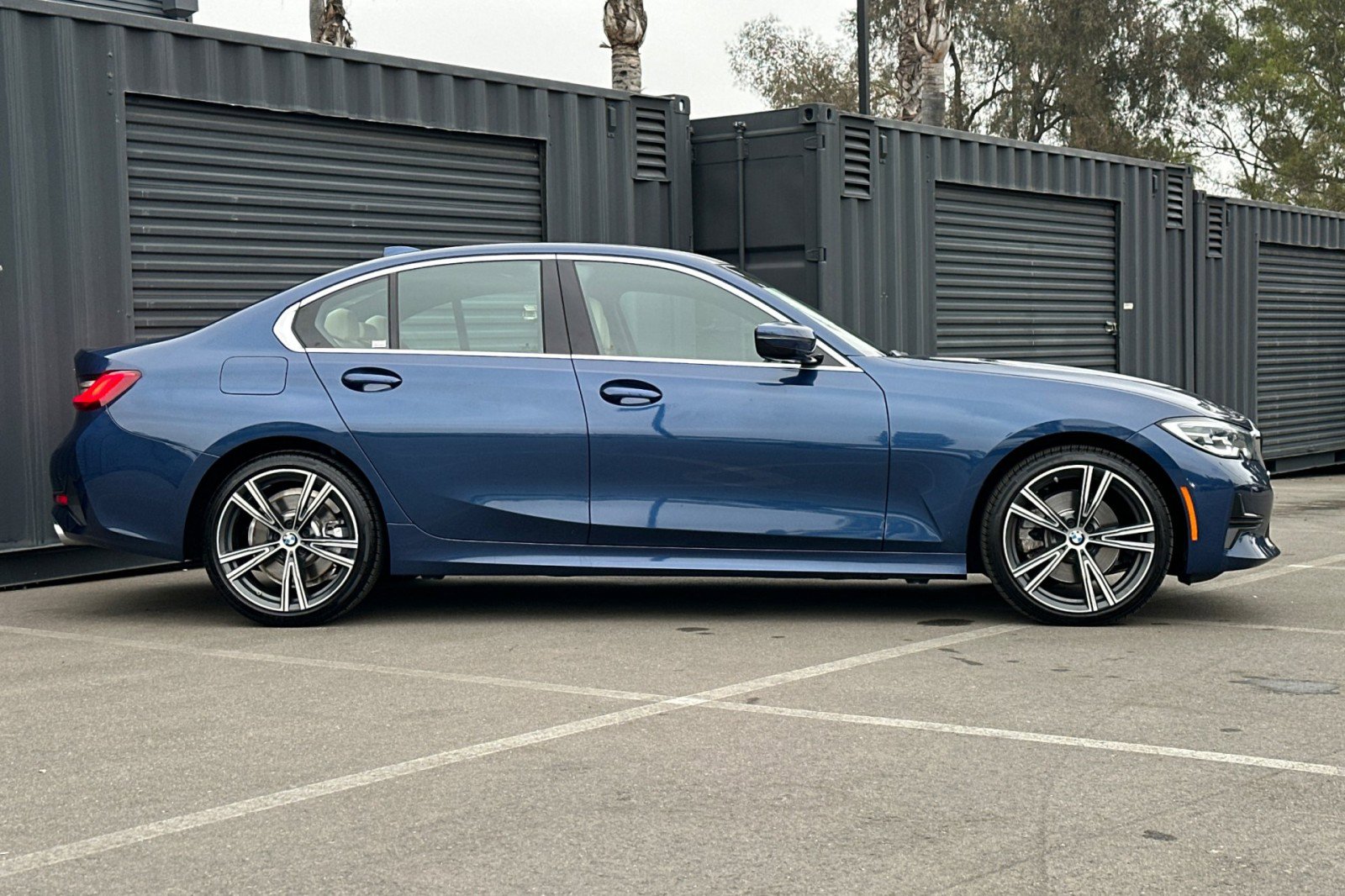 Used 2021 BMW 330i xDrive 330i xDrive w/ Premium Package image 9