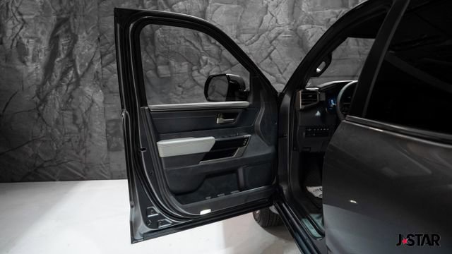 Used 2025 Toyota Tundra Limited image 4