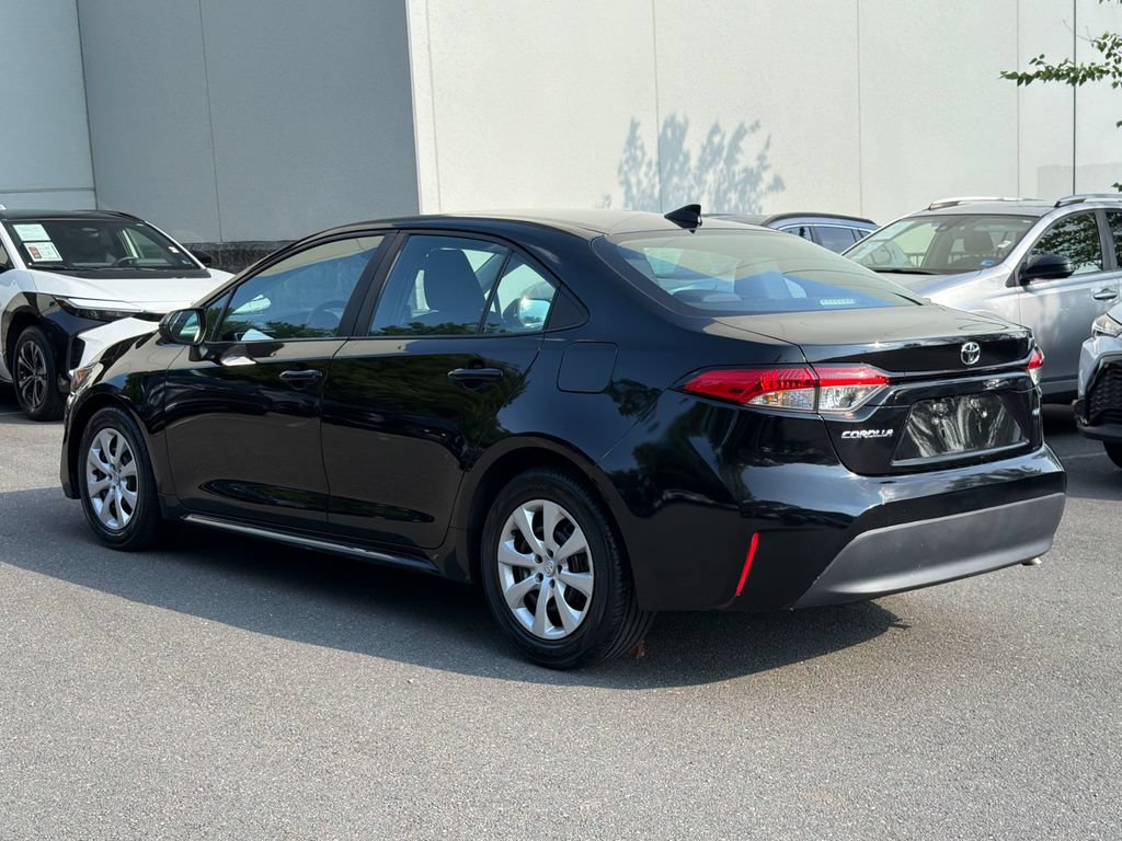 Used 2023 Toyota Corolla LE FWD image 3