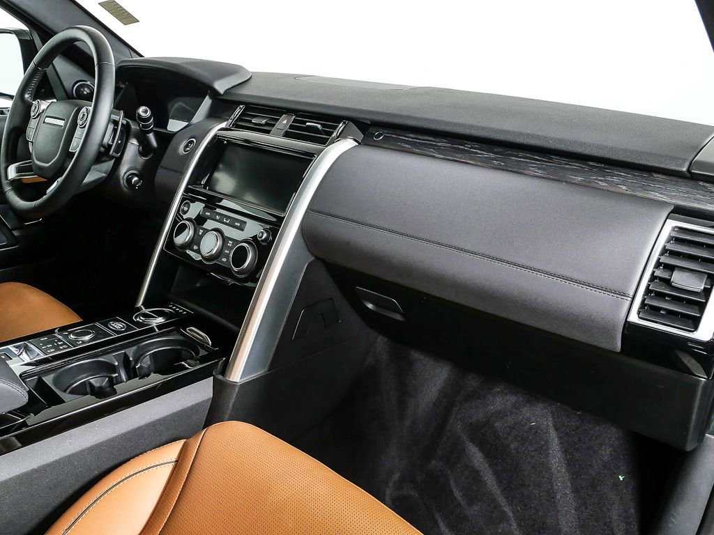 Used 2018 Land Rover Discovery HSE image 24