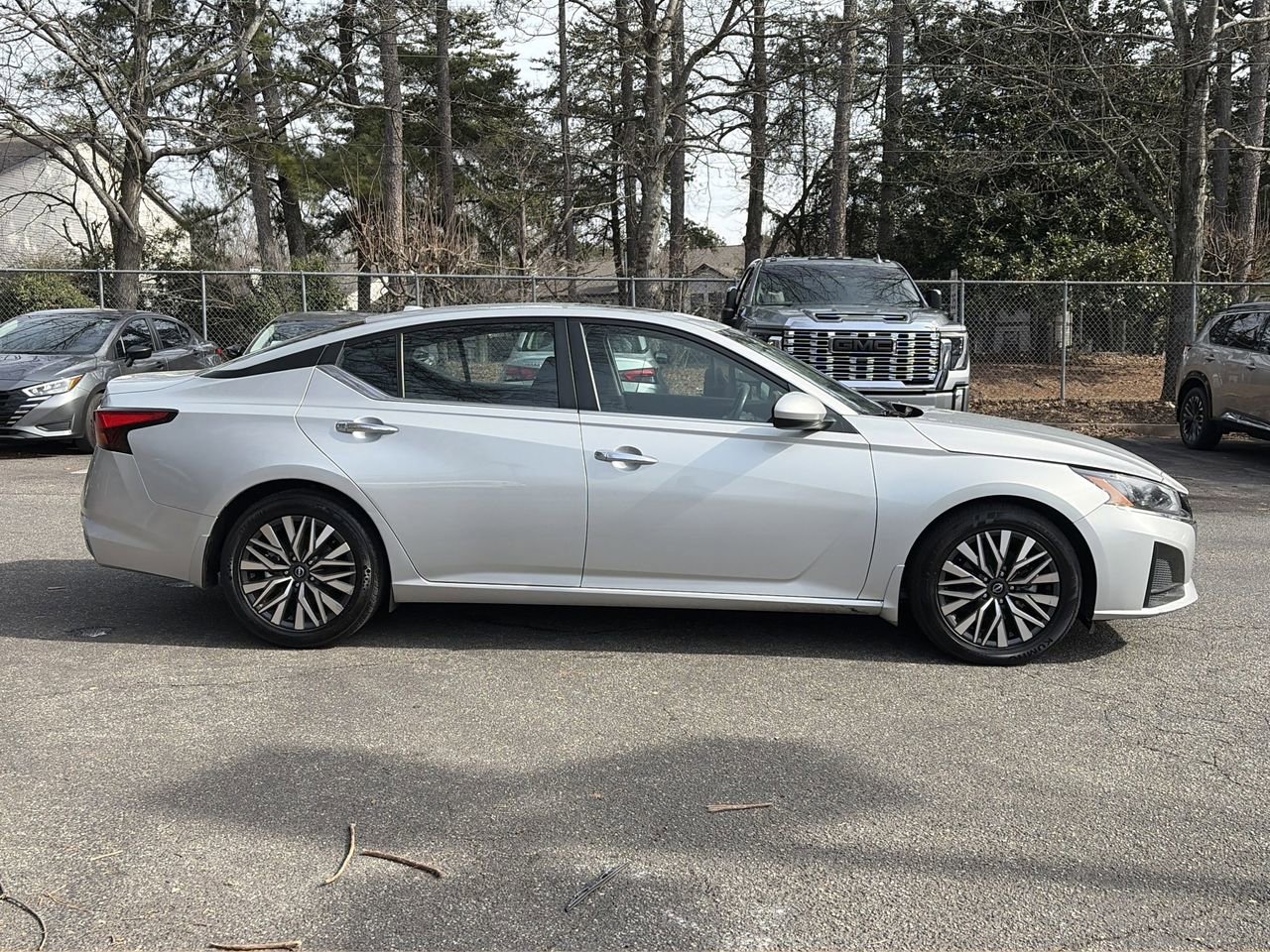 Used 2024 Nissan Altima 2.5 SV w/ SV Premium Package image 6