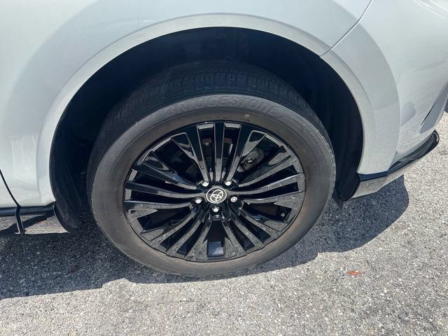 Used 2023 Toyota Venza Nightshade AWD/4WD image 12