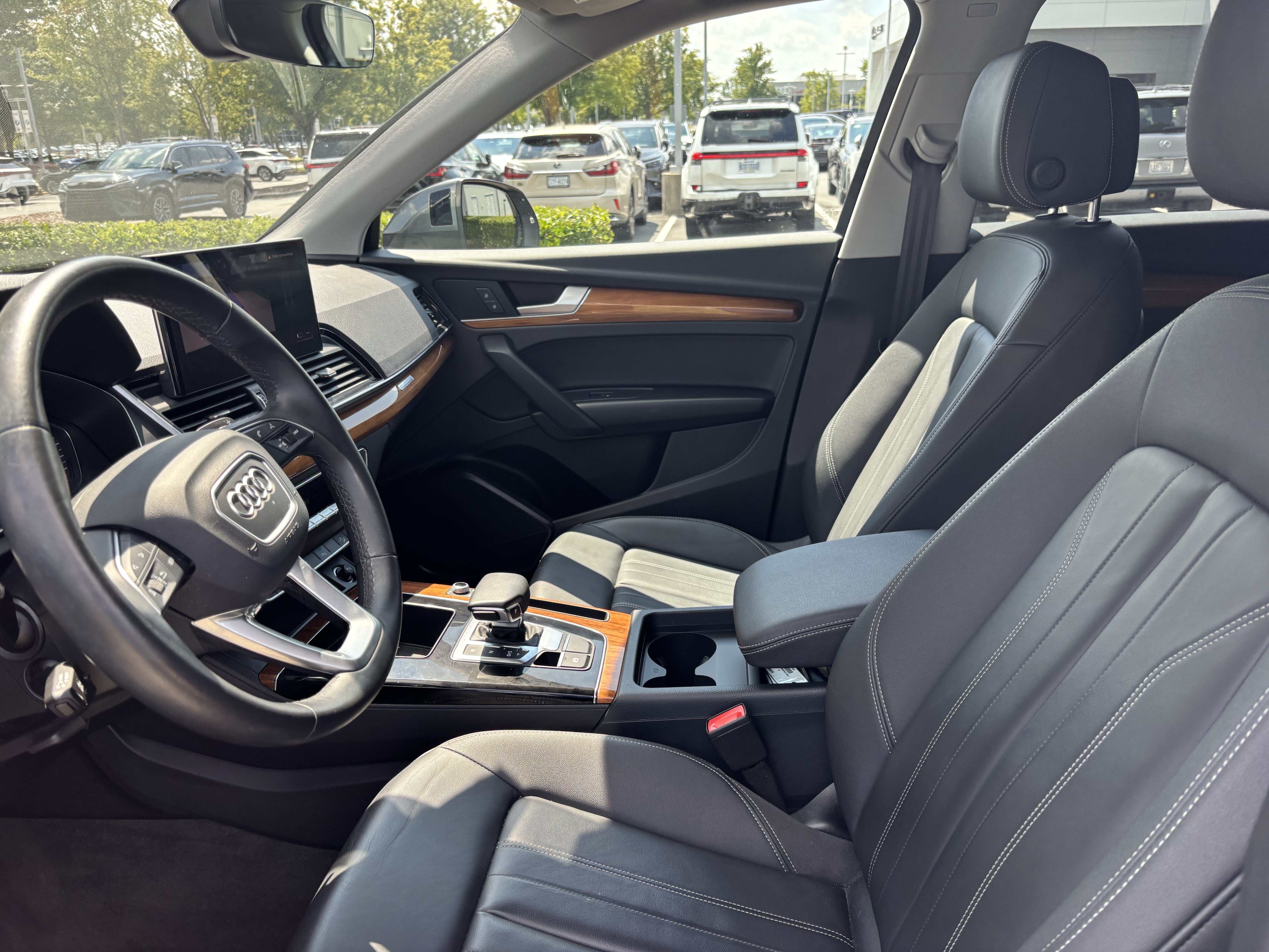 Used 2023 Audi Q5 2.0T Premium w/ Convenience Package AWD/4WD image 17