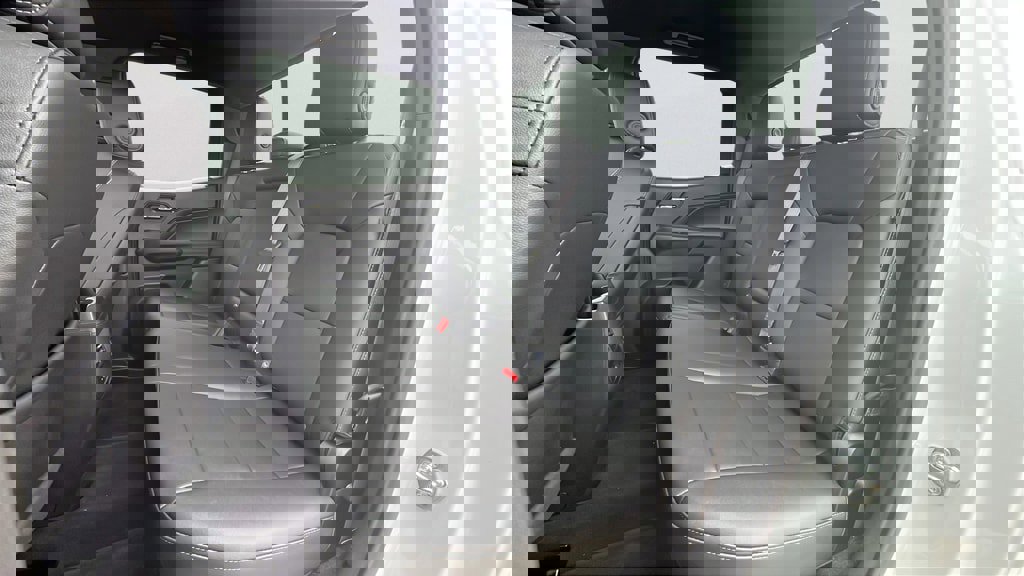 Used 2025 Chevrolet Colorado LT w/ LT Convenience Package image 17