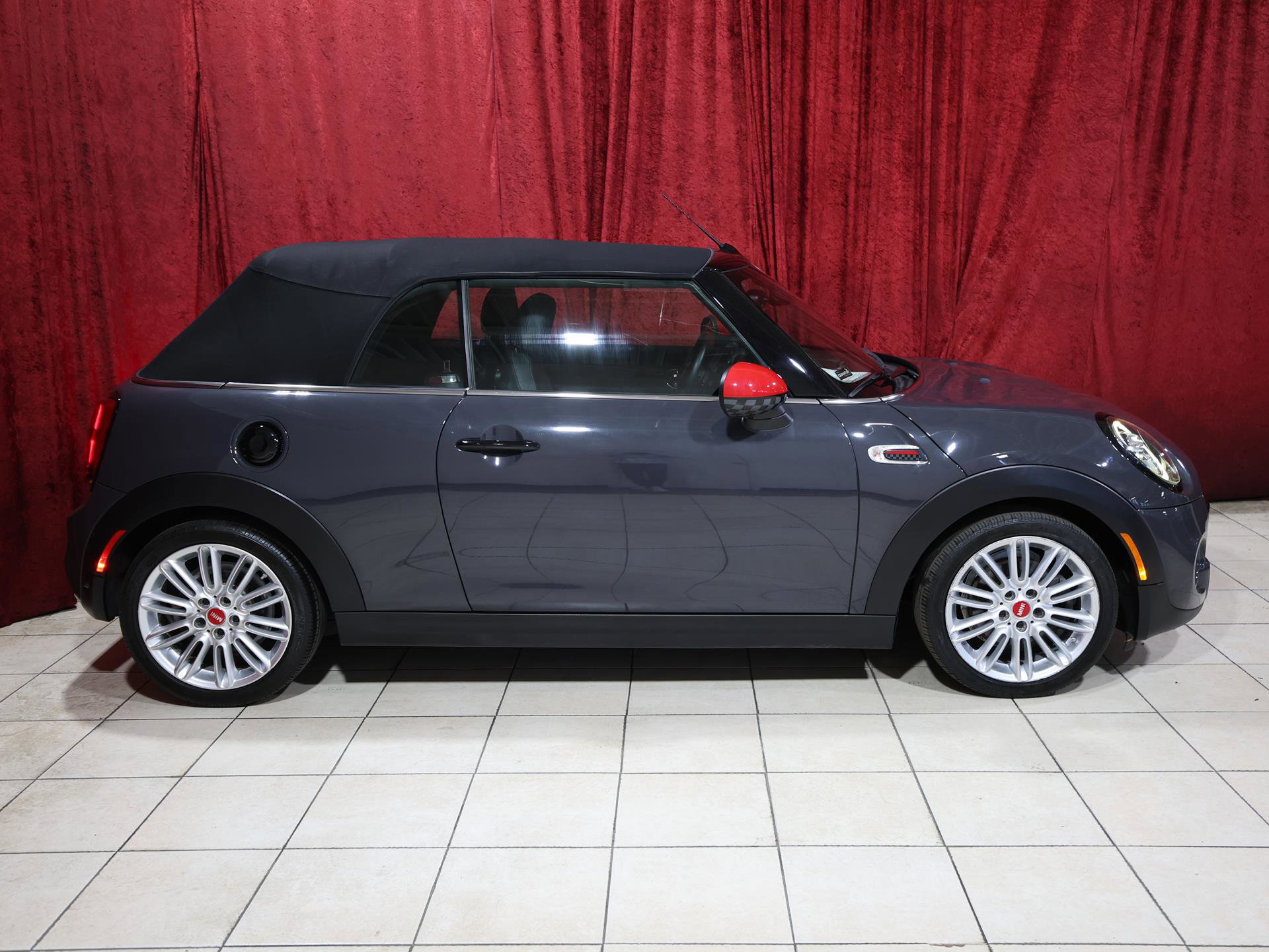 Used 2019 MINI Cooper S w/ Premium Package image 9