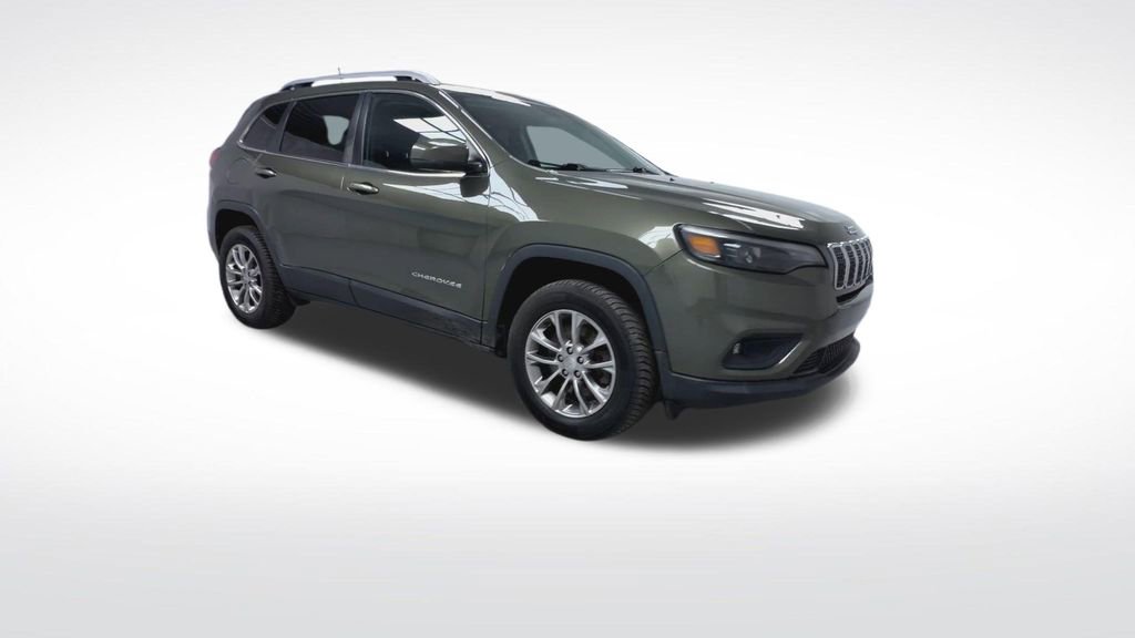 Used 2019 Jeep Cherokee Latitude Plus image 2