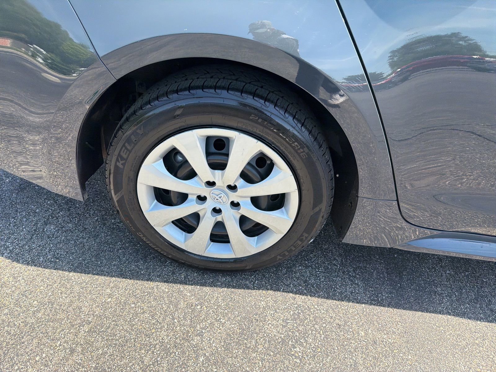 Used 2023 Toyota Corolla LE image 30