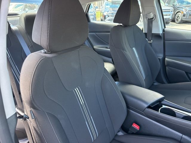 Used 2023 Hyundai Elantra SEL w/ Convenience Package image 28