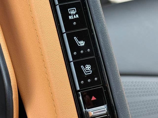 Used 2024 Chevrolet Corvette Stingray Preferred Conv w/ Z51 Performance Package RWD image 20
