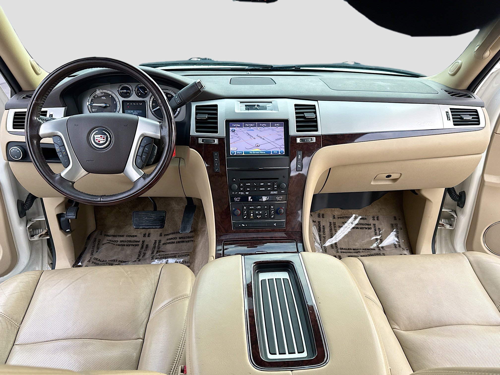 Used 2013 Cadillac Escalade Luxury image 3