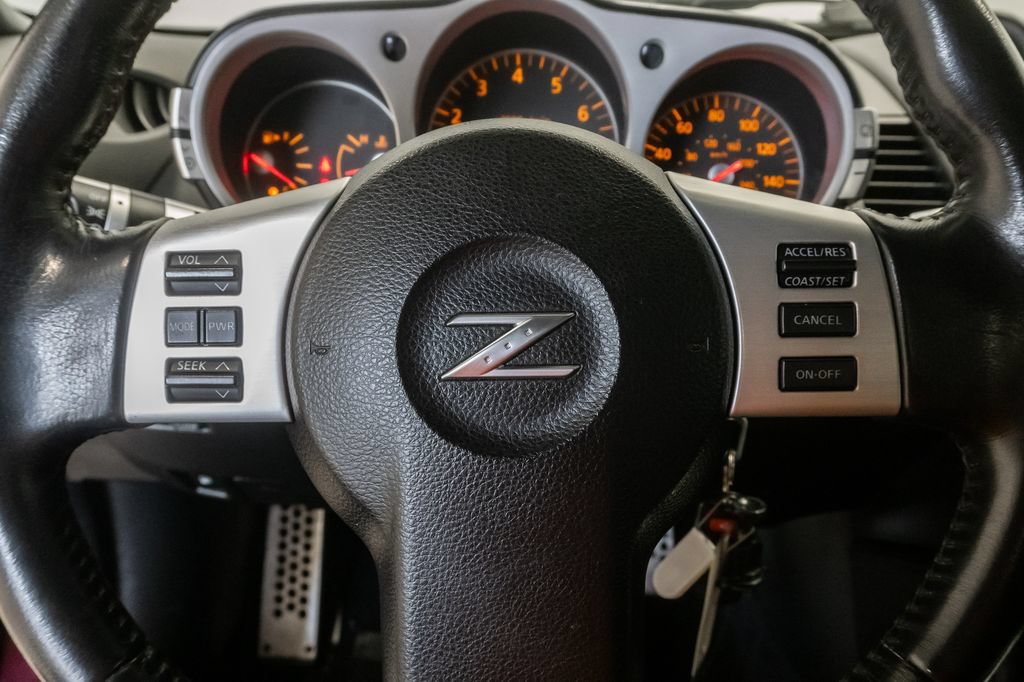 Used 2006 Nissan 350Z Grand Touring RWD image 15