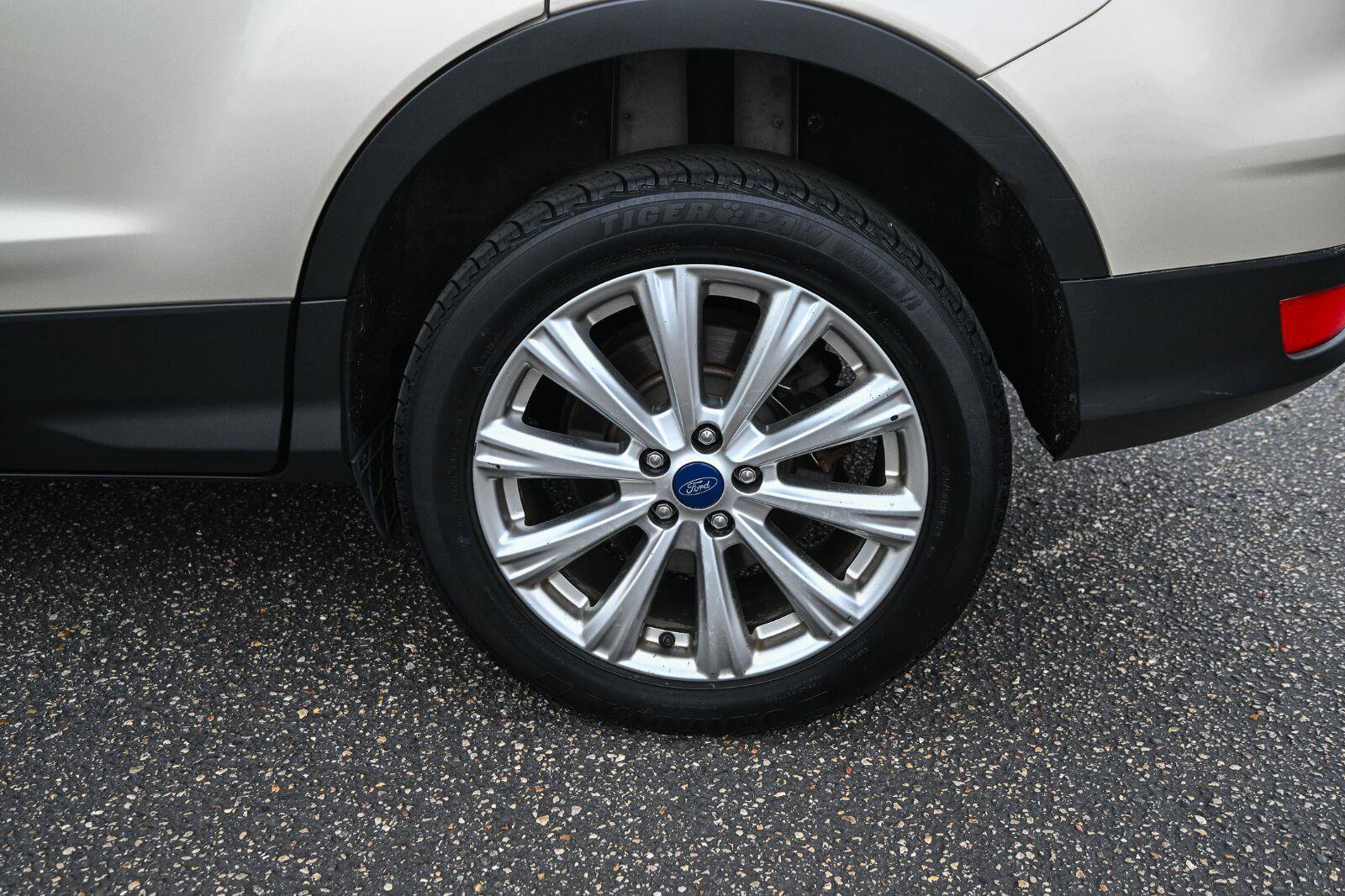 Used 2017 Ford Escape Titanium AWD/4WD image 13