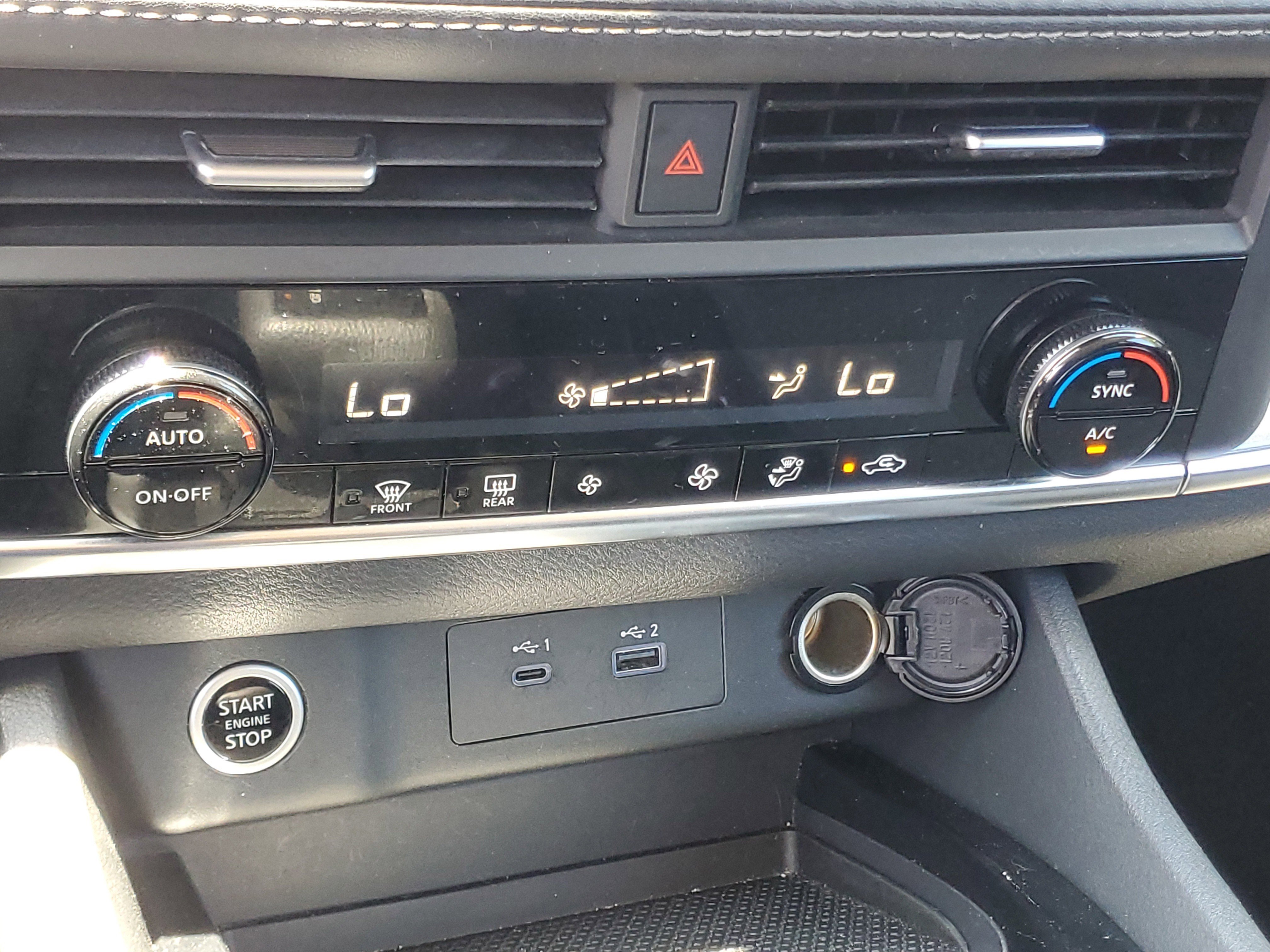 Used 2023 Nissan Rogue SV image 23