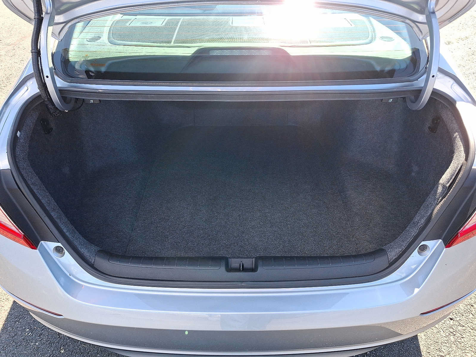 Used 2018 Honda Accord EX image 28