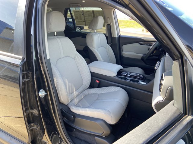 Used 2023 Honda Pilot LX image 19