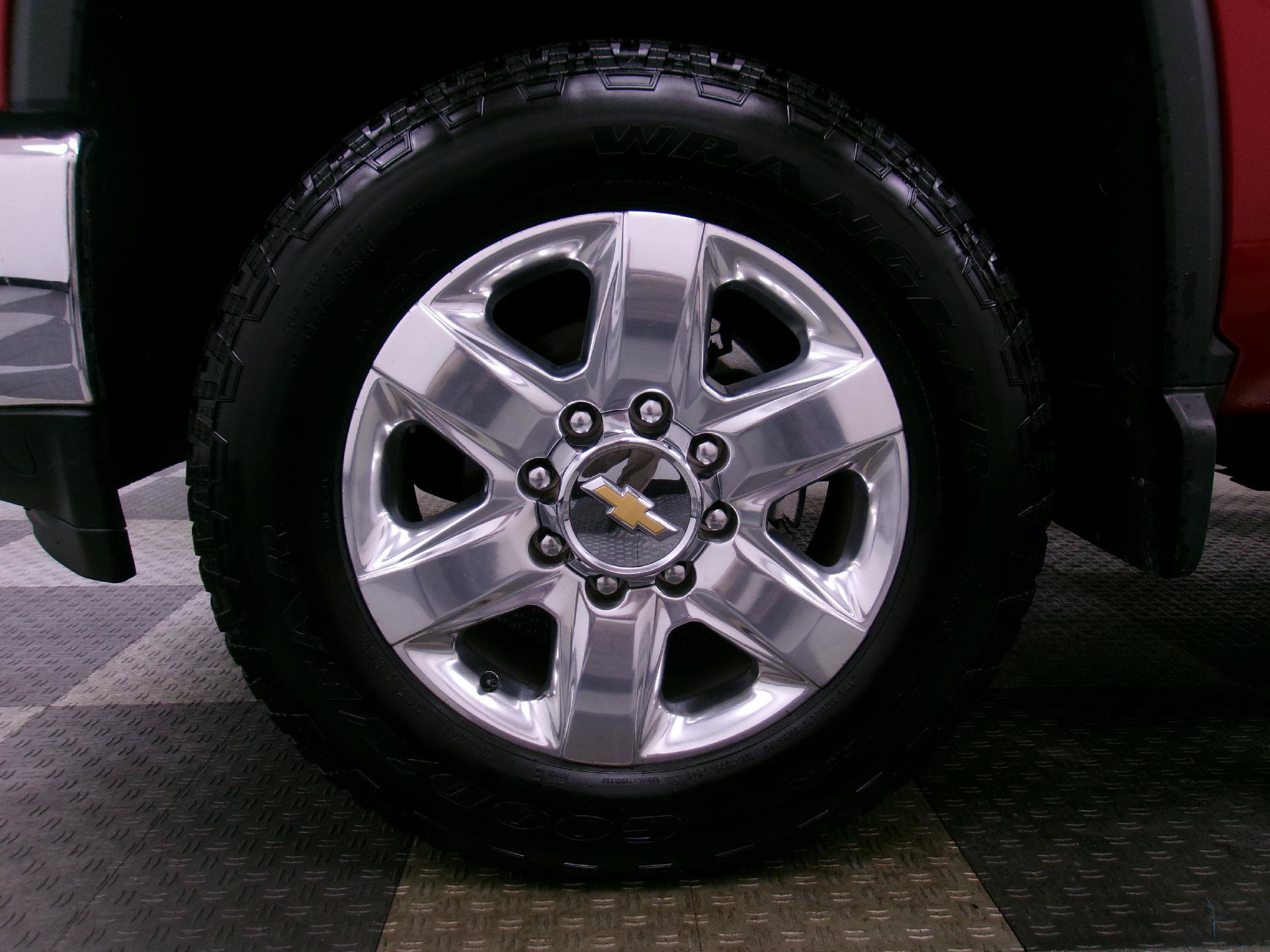 Used 2021 Chevrolet Silverado 2500 LTZ w/ LTZ Premium Package AWD/4WD image 17