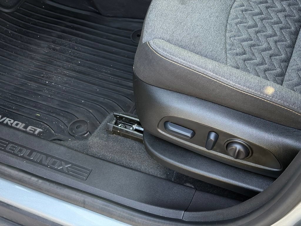 Used 2024 Chevrolet Equinox LT FWD image 13