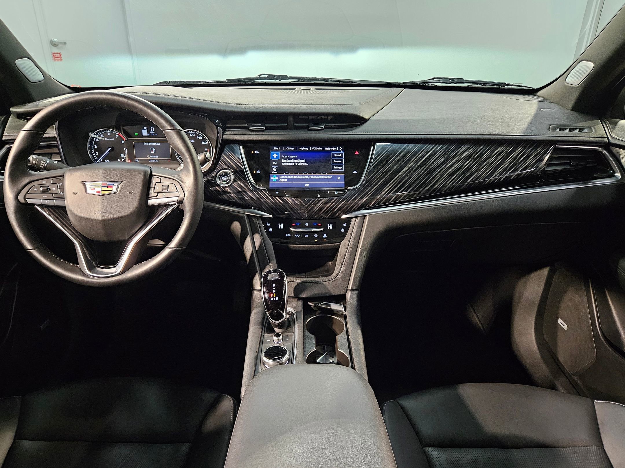 Used 2025 Cadillac XT6 Premium Luxury image 10
