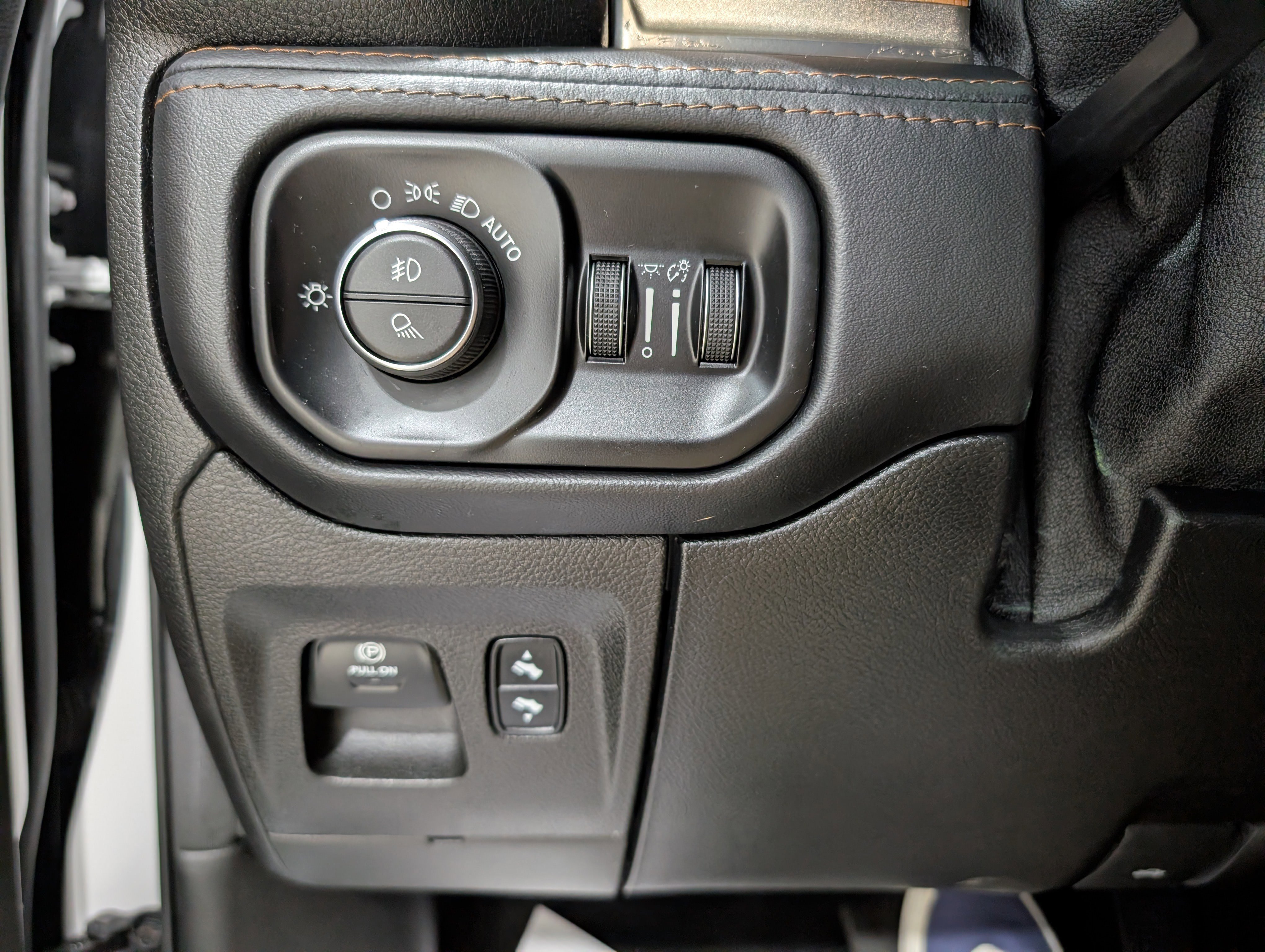 Used 2021 RAM 1500 Limited w/ Body Color Bumper Group image 22