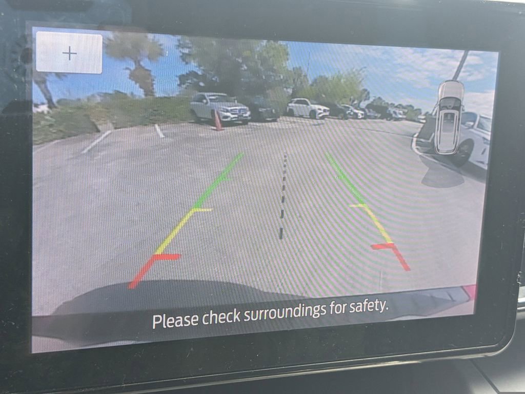 Used 2020 Ford Explorer XLT w/ Equipment Group 202A image 9