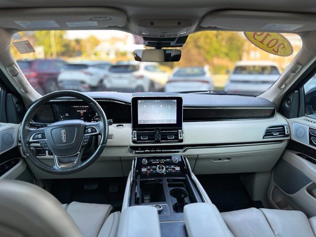 Used 2019 Lincoln Navigator L Reserve AWD/4WD image 18