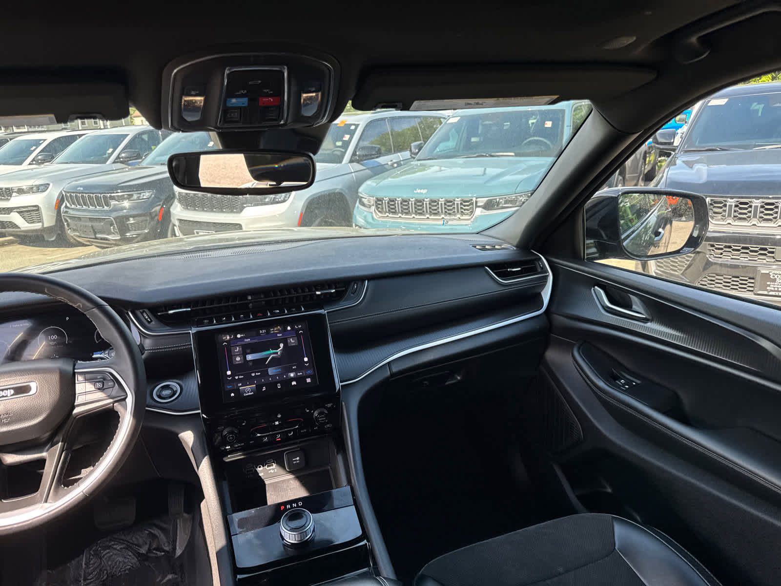 Used 2023 Jeep Grand Cherokee L Laredo AWD/4WD image 32