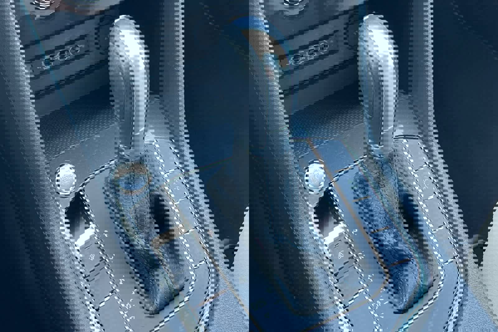 Used 2019 Volkswagen Tiguan SE image 24