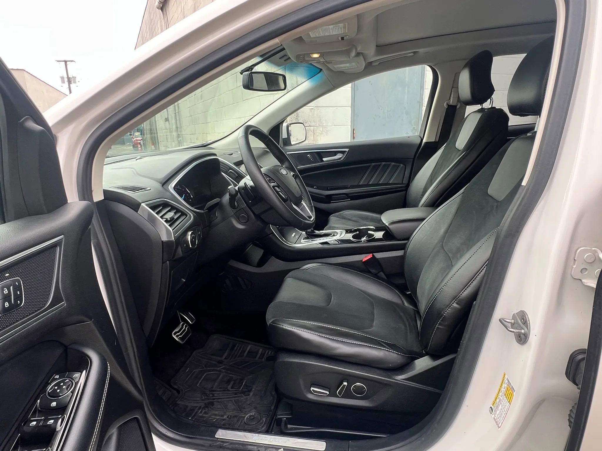 Used 2016 Ford Edge Sport w/ Technology Package image 28