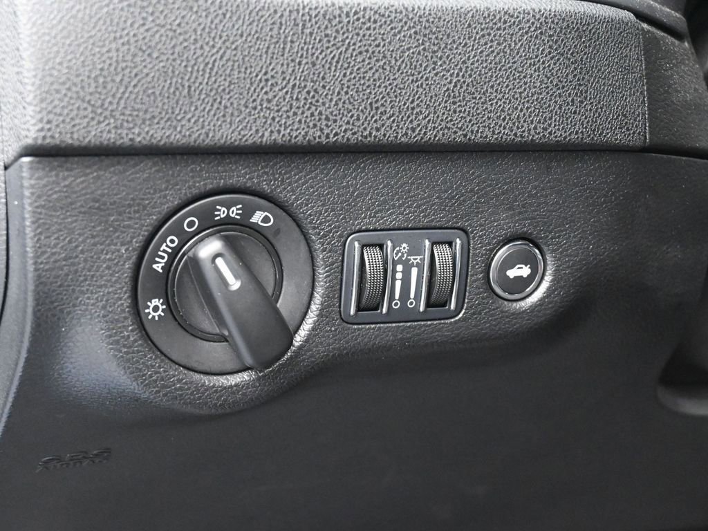 Used 2023 Dodge Charger SXT w/ Blacktop Package image 15