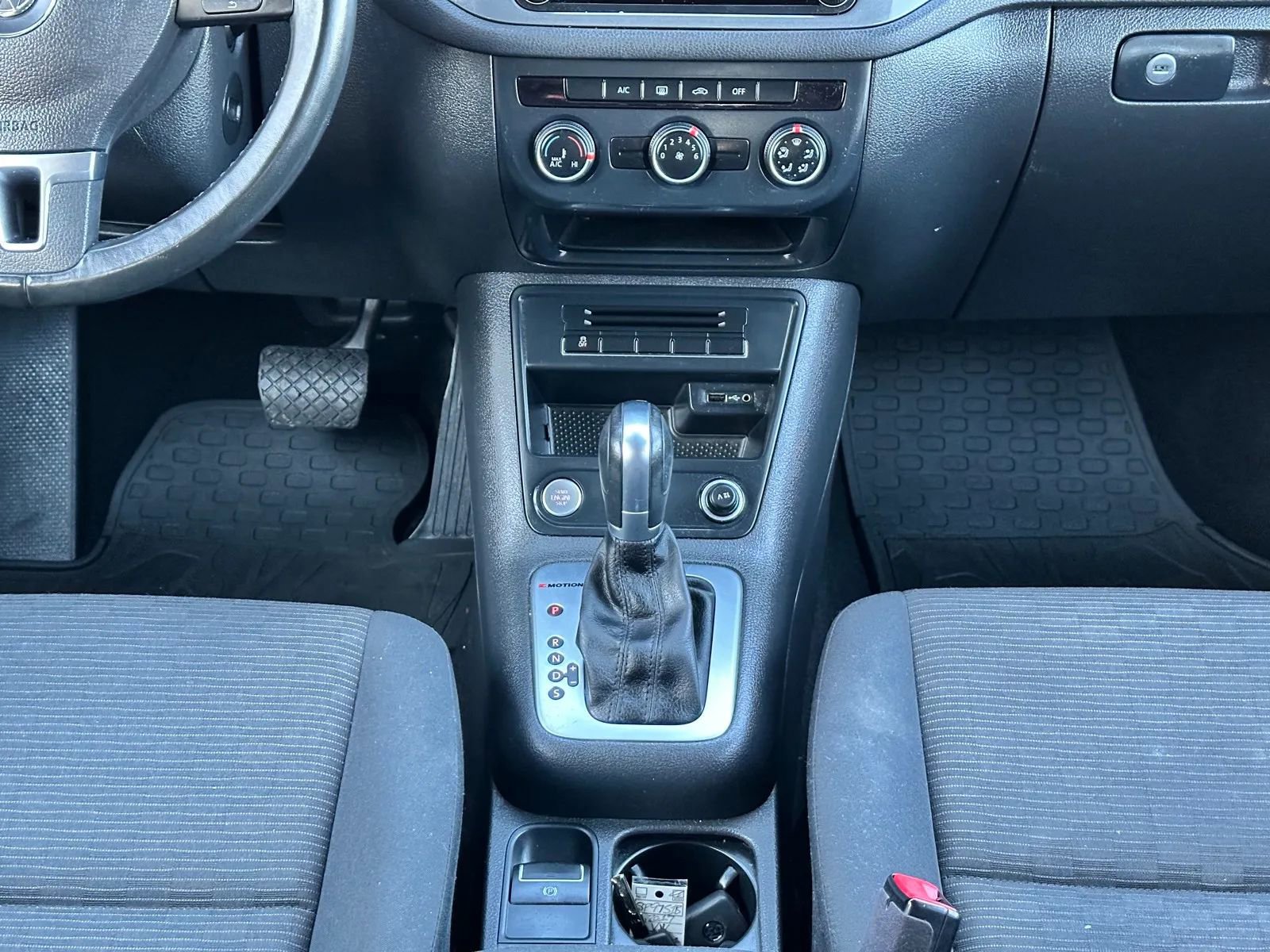 Used 2017 Volkswagen Tiguan Limited w/ Premium Package image 23