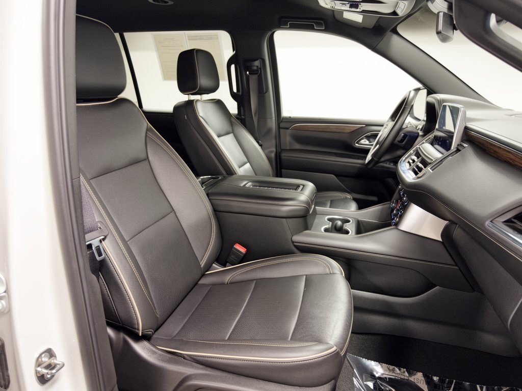 Used 2024 Chevrolet Suburban Premier RWD image 30
