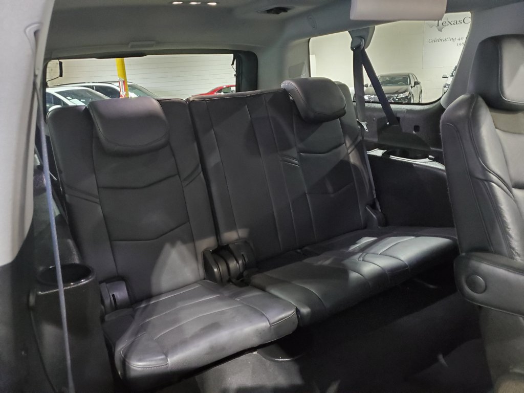Used 2019 Cadillac Escalade ESV Luxury RWD image 25