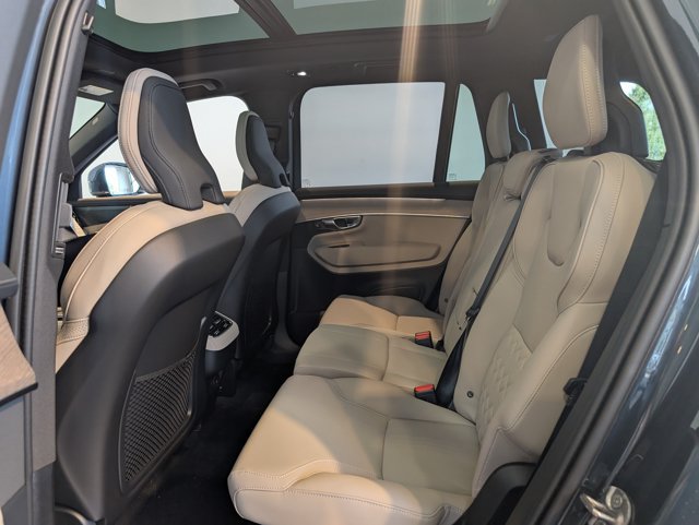 Used 2026 Volvo XC90 B6 Plus w/ Protection Package Premier AWD/4WD image 24