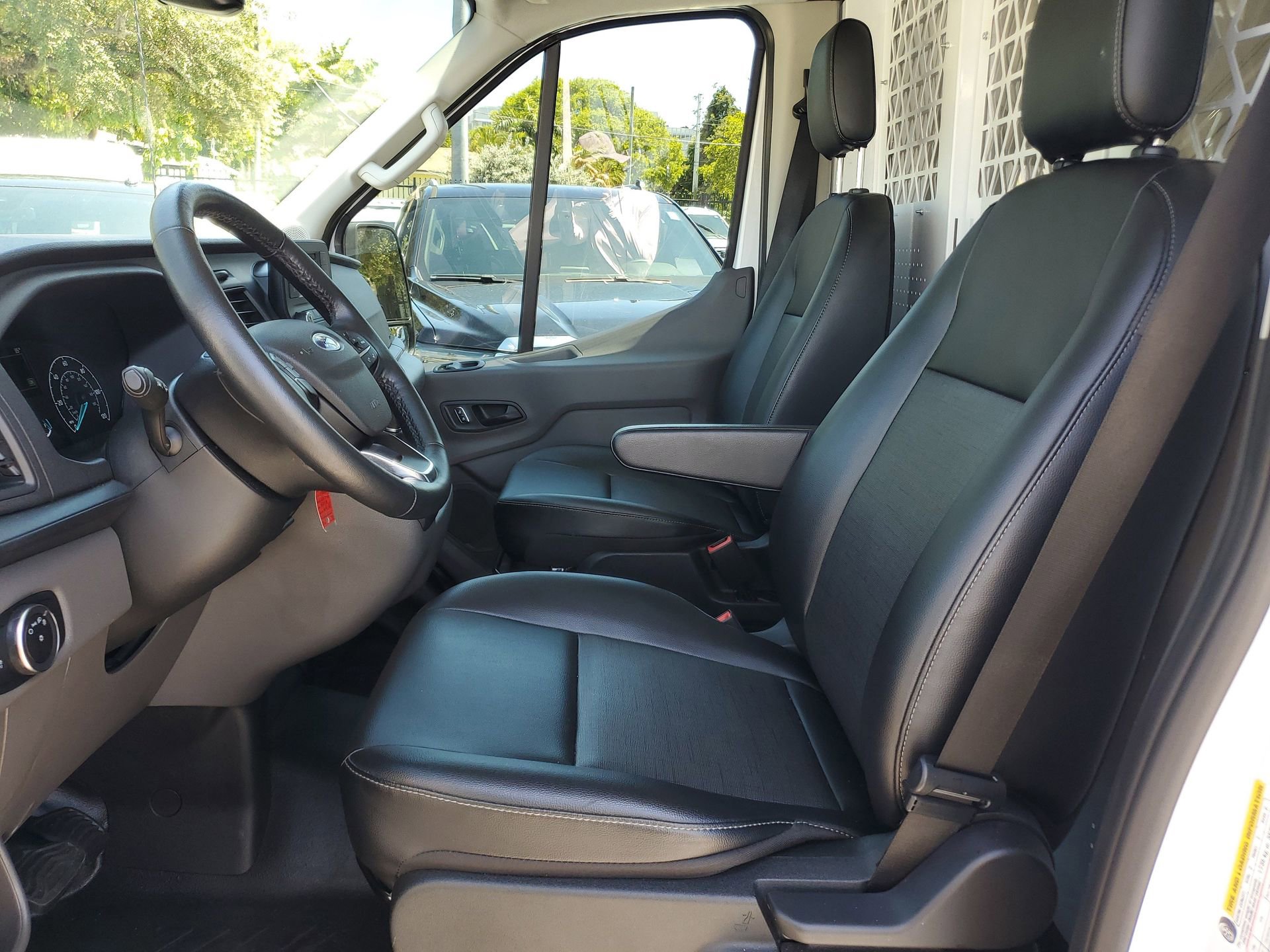 Used 2024 Ford Transit 250 148 Medium Roof RWD image 14