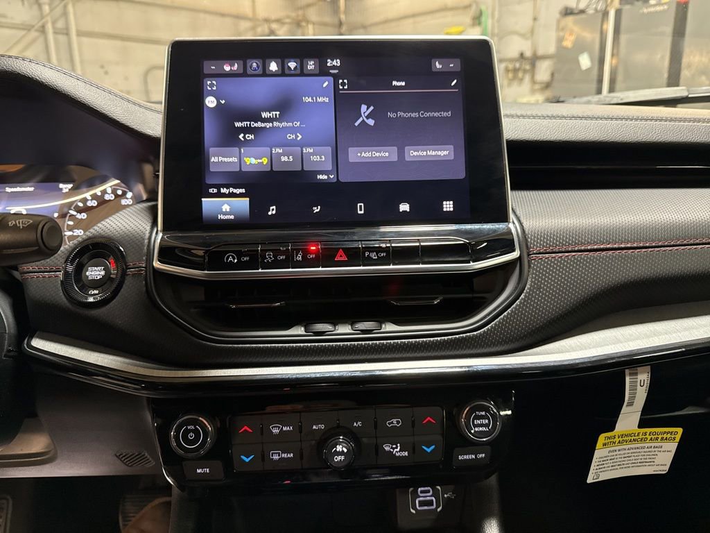 Used 2024 Jeep Compass Trailhawk w/ Trailhawk Convenience Group image 16